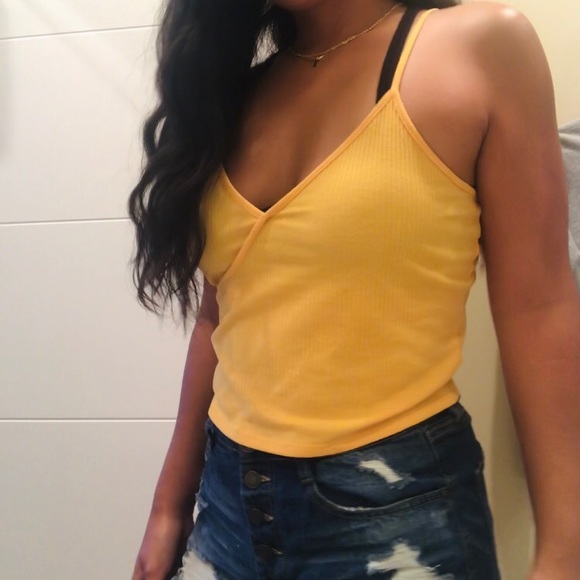 🤩SOLD🤩 Cropped Yellow Tank - Picture 2 of 4